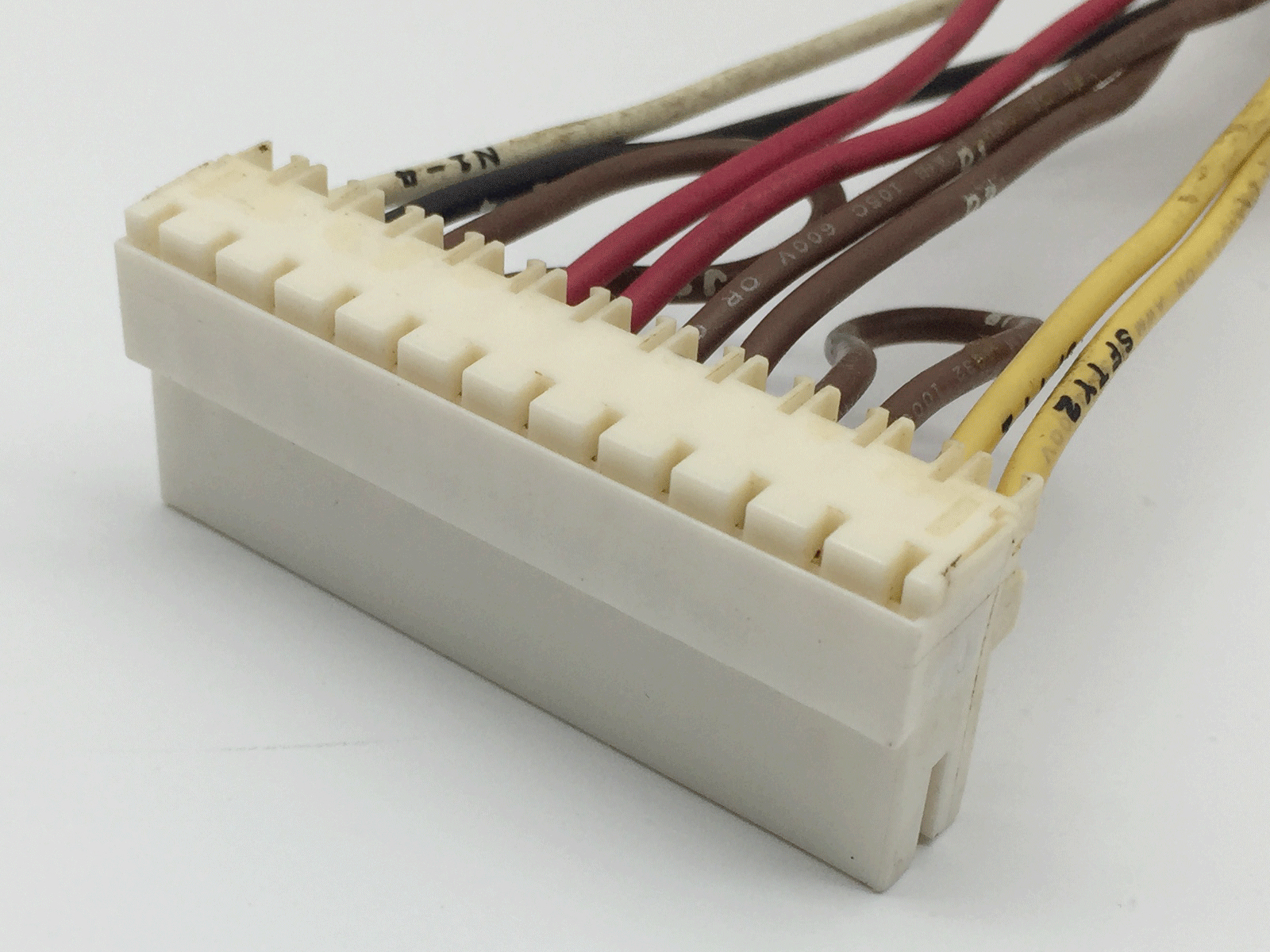 5.0mm間距刺破連接線汽車(chē)接插件線束